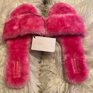 SOLD ‼️‼️Fur slides